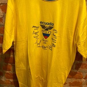 Ecuador Yellow T-Shirt Vintage players size XL NWOT